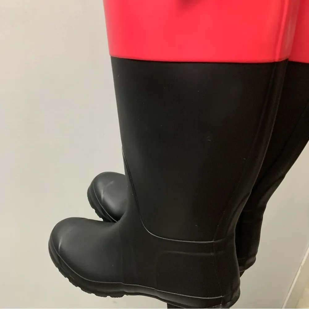 HUNTER rain boots black and pink size 8M/9F - Image 10