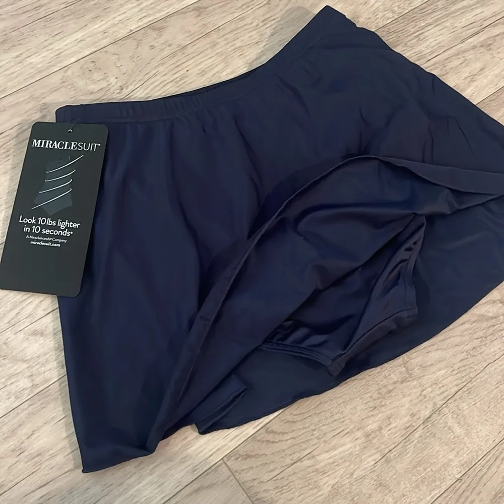 Miraclesuit swim skort bathing suit bottom NWT Navy Blue sz 8 $80 - Image 2