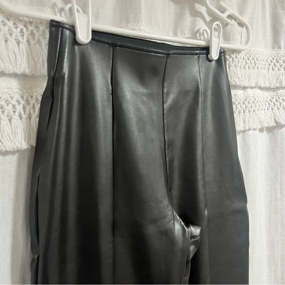 Abercrombie & Fitch Vegan Leather Flare Split Leg Pant - Extra Small Short - Image 6