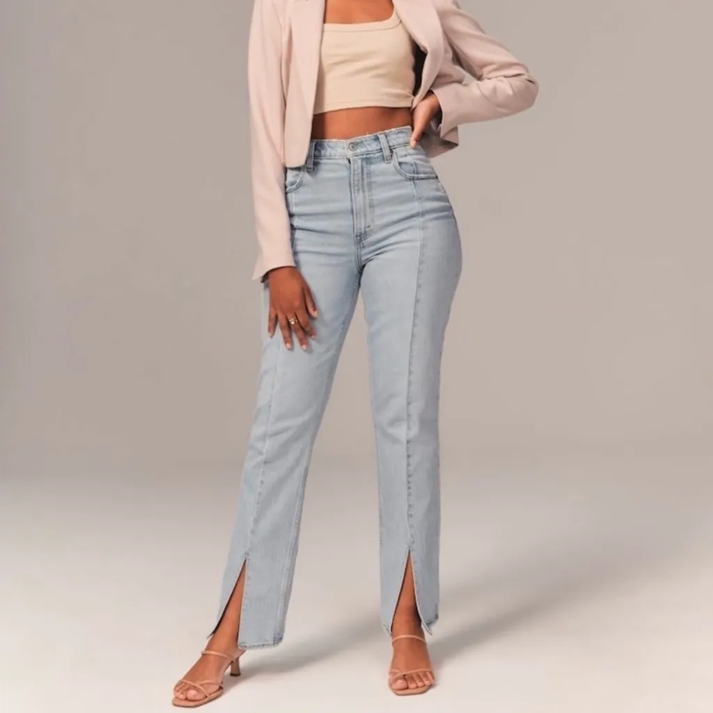 Abercrombie & Fitch Curve Love Ultra High Rise 90s Jeans with Slit - Size 29/8R - Image 2