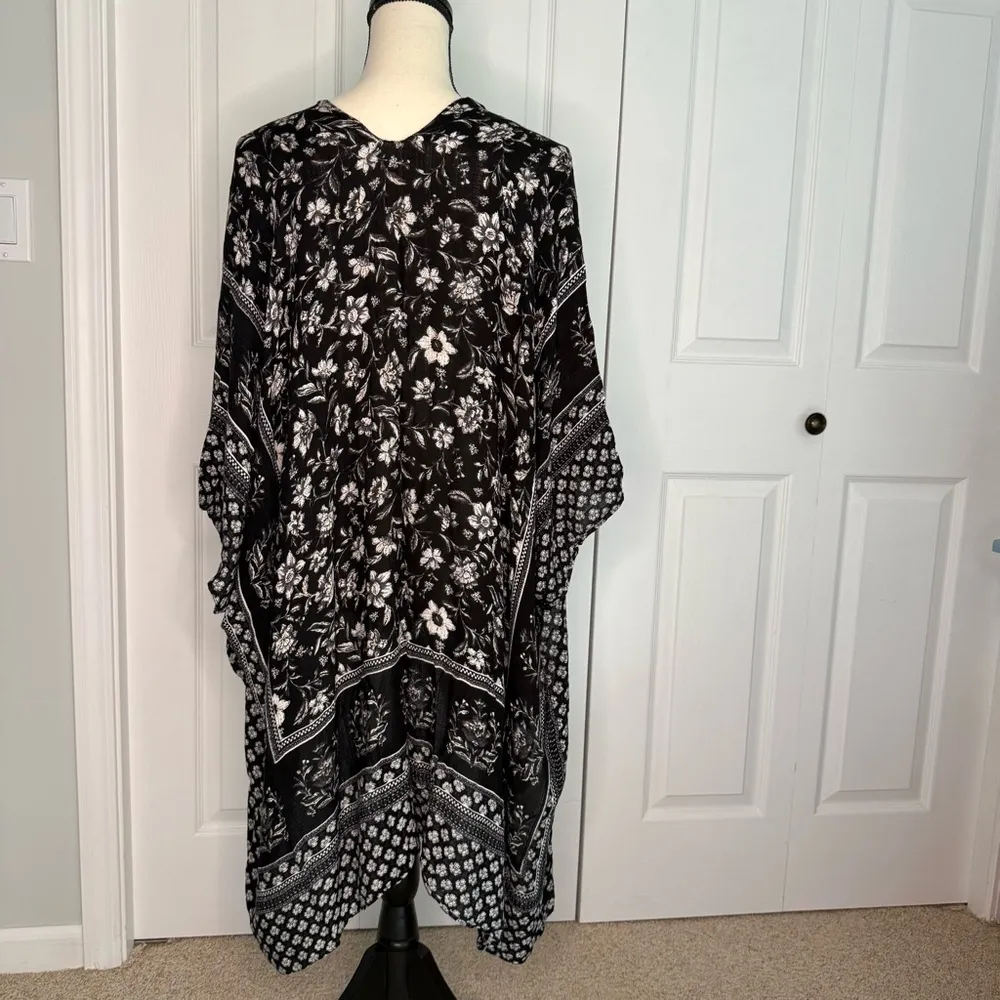 Black‎ and White Patterned Kimono Black Size M - Image 3
