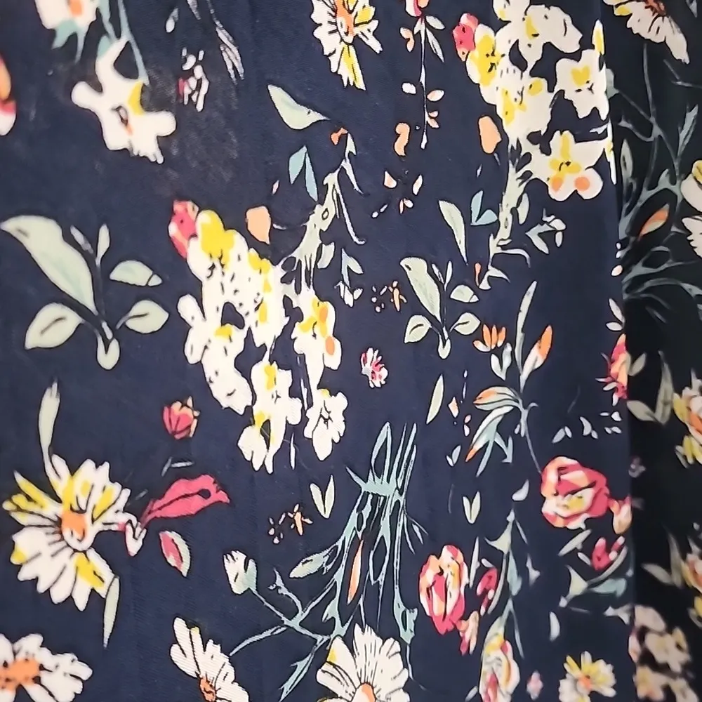 Navy Blue Floral Print Flowy Skirt Size undefined - Image 8