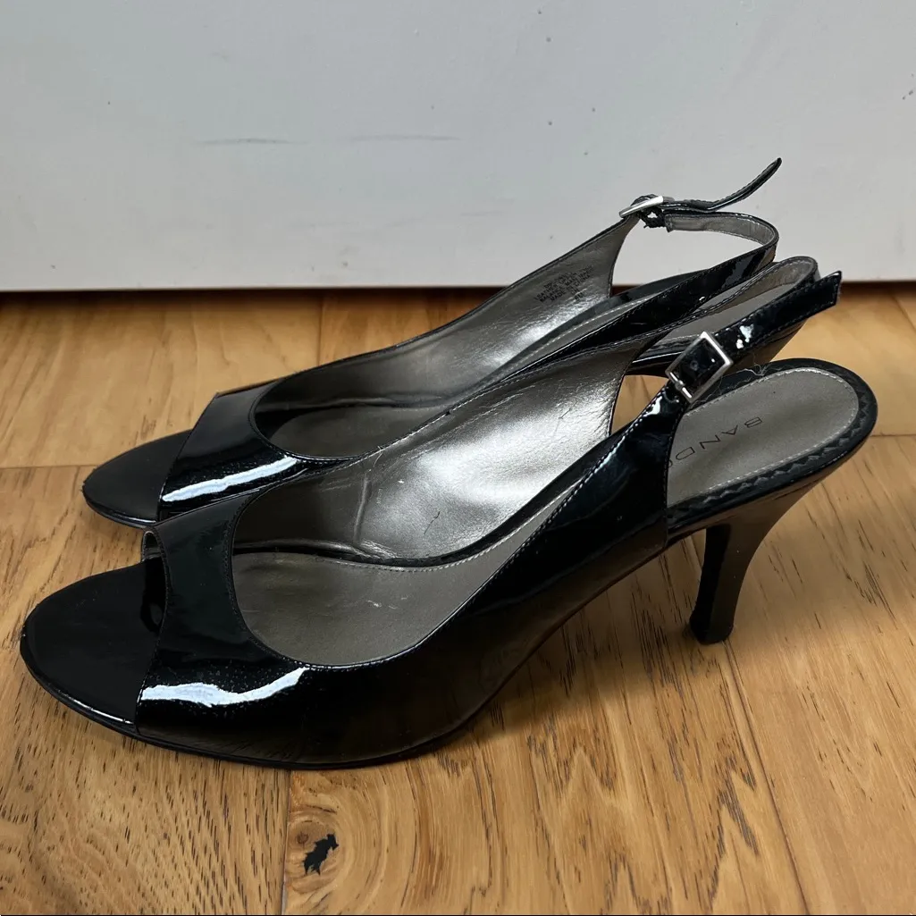 Bandolino Glossy Black Slingback Heels - Image 3
