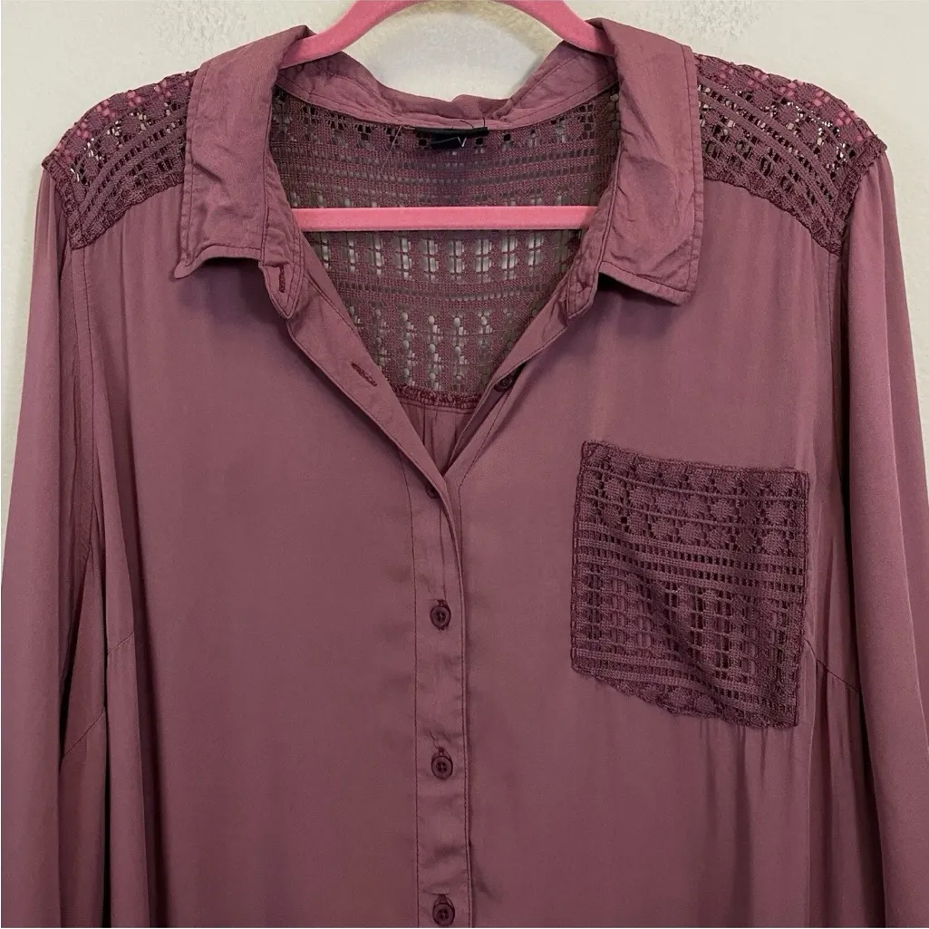 Torrid‎ Crochet Detail Button Down Shirt Long Sleeve Size 3/3X - Image 6