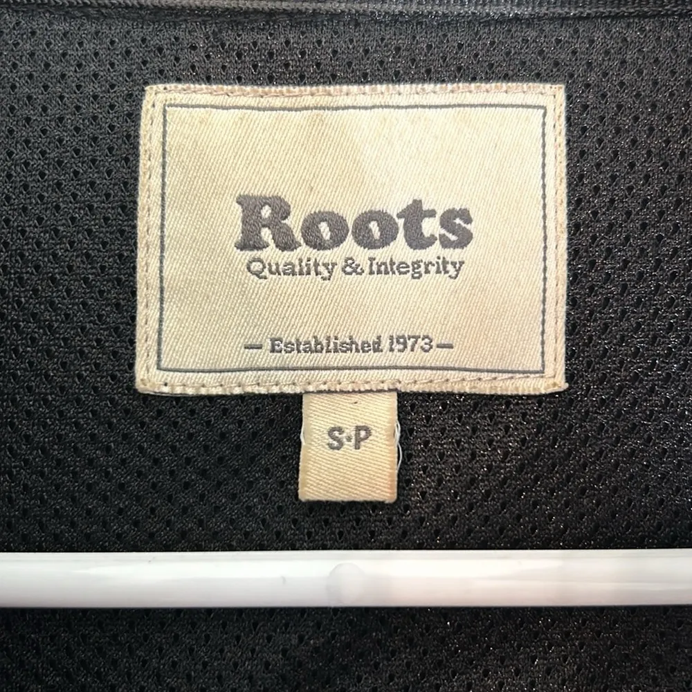 Roots outdoors softshell jacket women’s size S black full zip long sleeve - Image 12