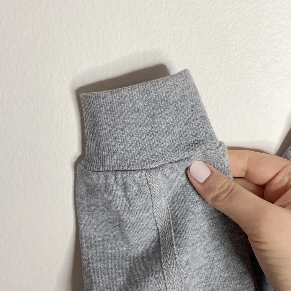 Forever 21 grey fleece lined stitched sweatshirt size S - Image 34