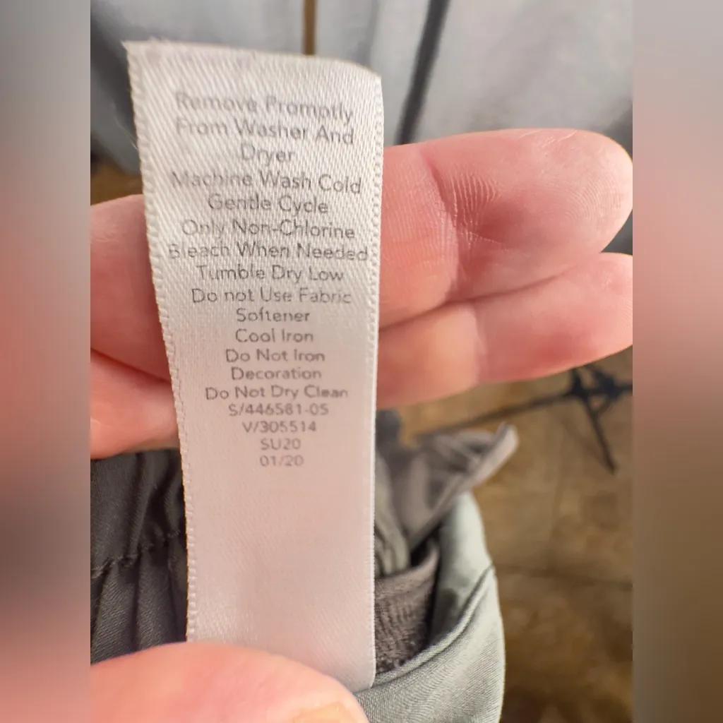 Athleta Printed Mesh Racer Run Short Sz Large  4"  Olive Camo - Image 13