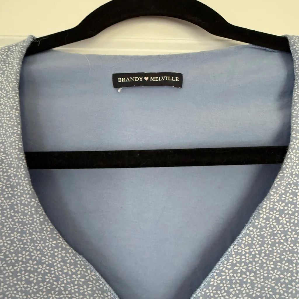 Brandi Melville Blue V-Neck crop top one size - Image 3