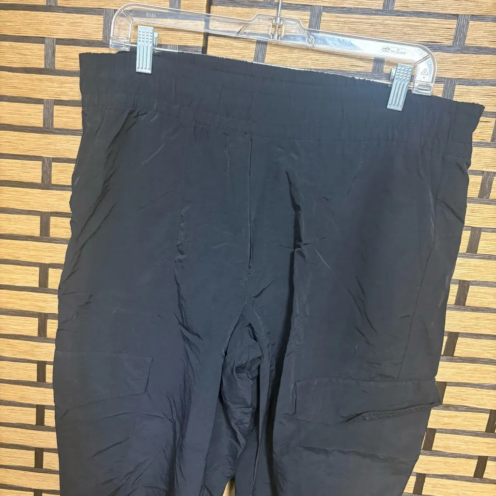 Old Navy Black Quick Dry Joggers Size Large - Image 3