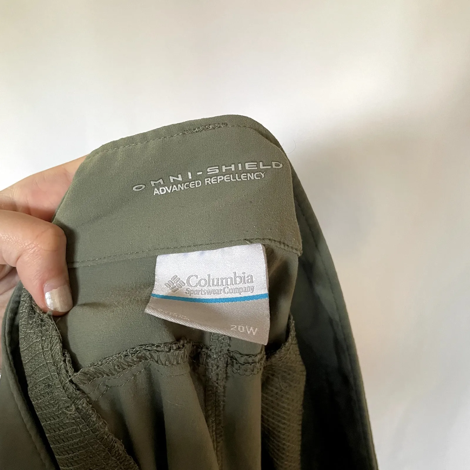 Columbia camo green cropped pants omni-shield advanced repellancy women's 20W - Image 9