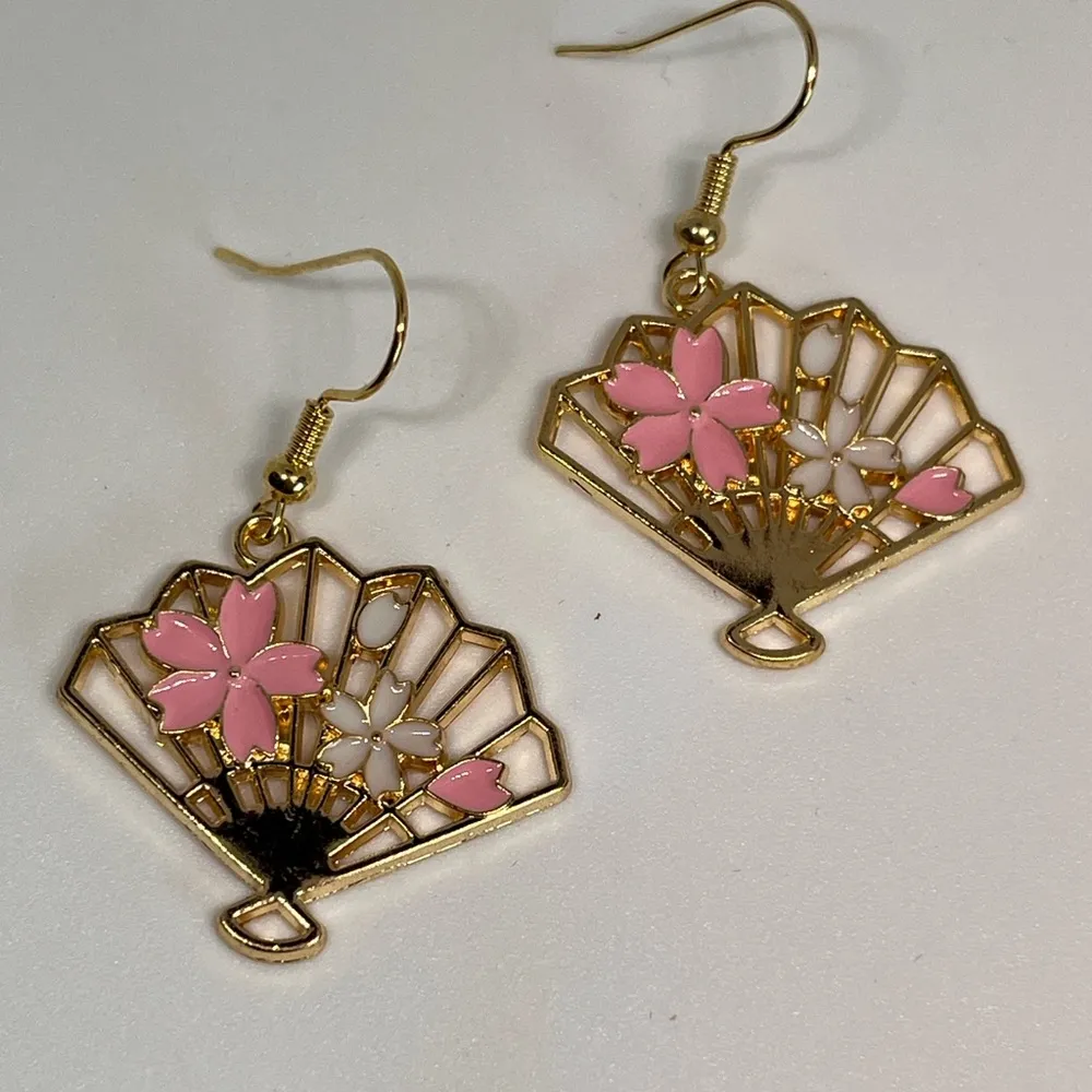 Cherry Blossom Fan - Image 2