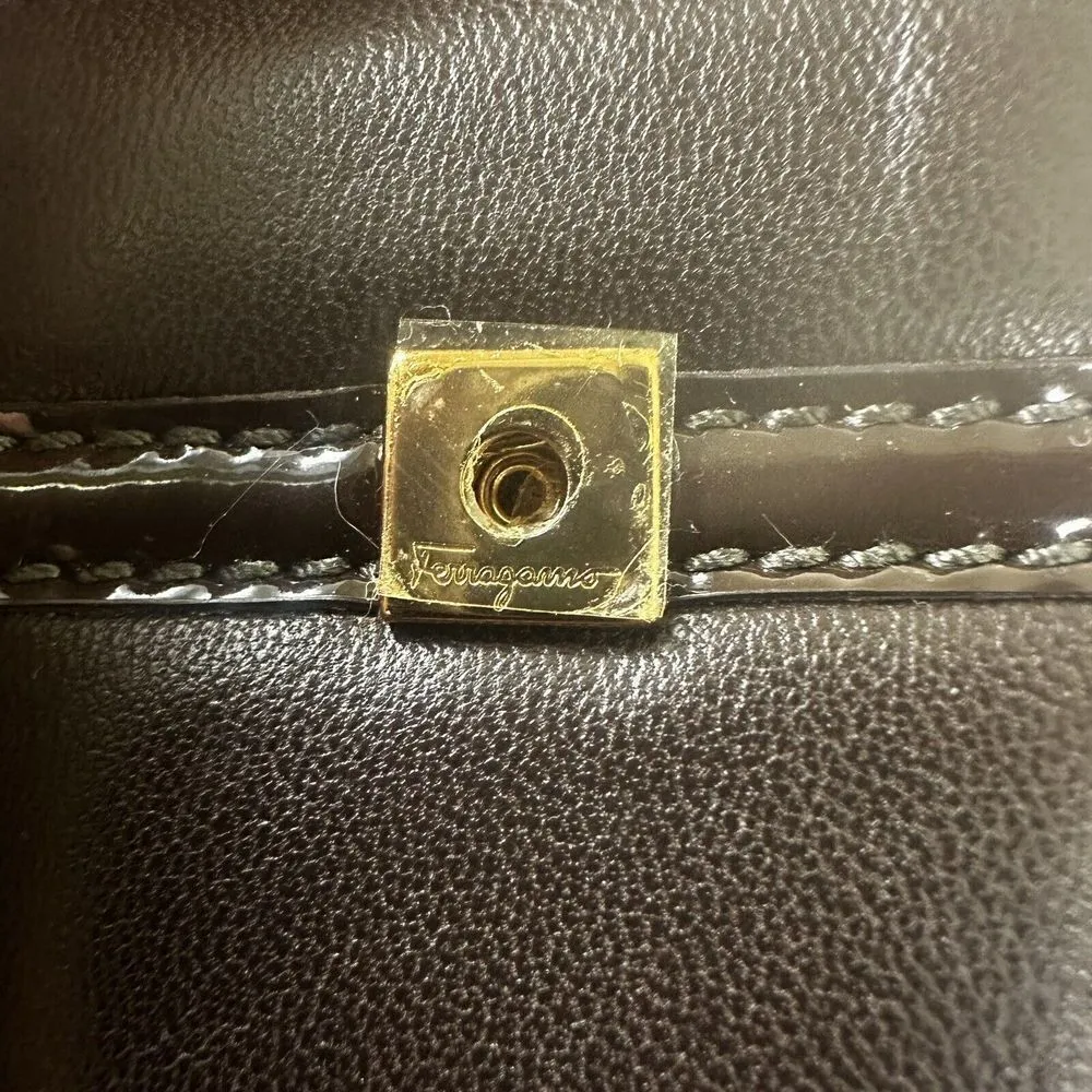 Ferragamo Vara Brown Leather Full Zip Compact Wallet Brown Authenticated W/ COA - Image 7