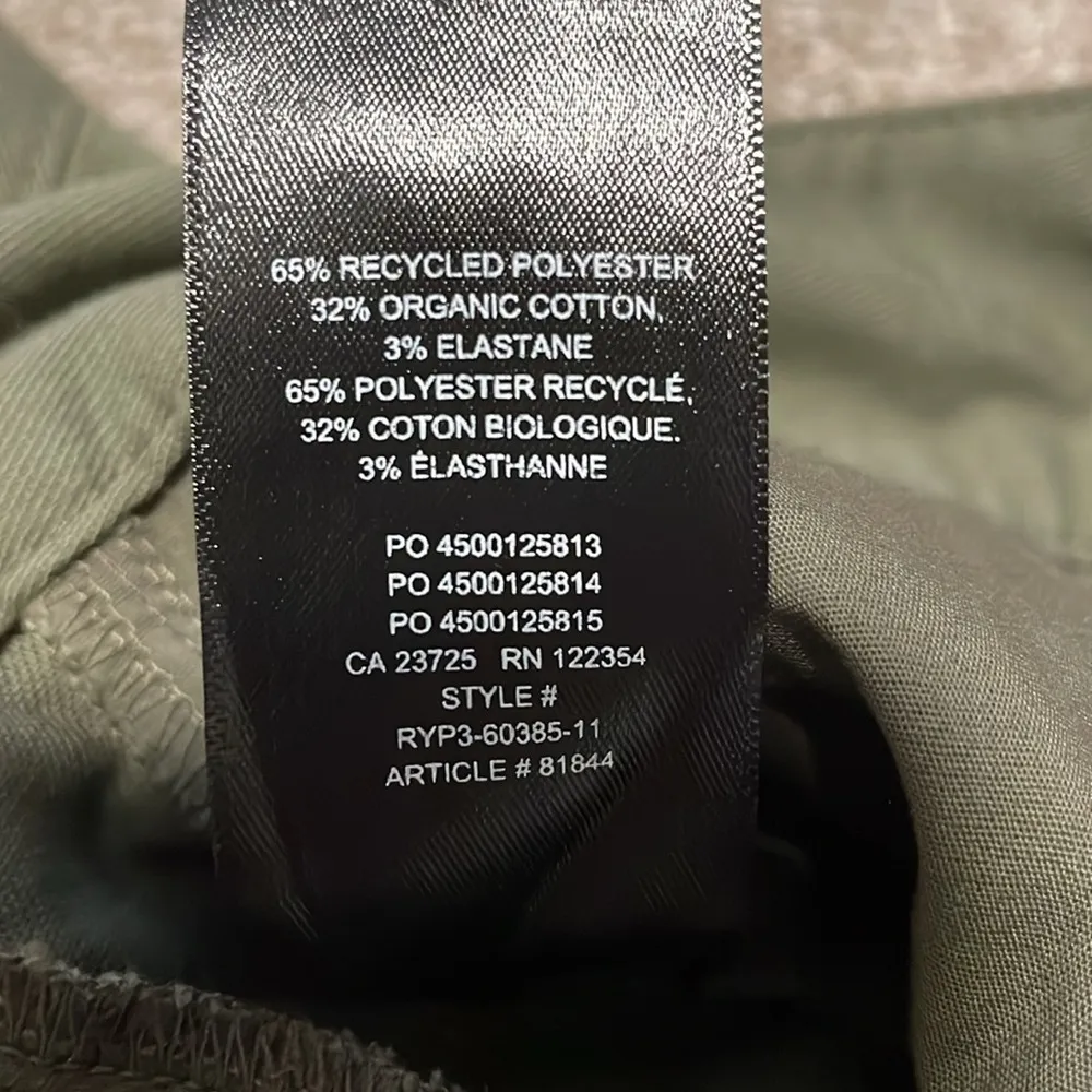 NWT Tna Aritzia olive green high waisted pleated shorts sz 2 - Image 6