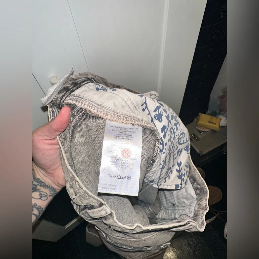 NWT FREE PEOPLE We The Free Olsen Cuffed Crop Barrel Jeans - Slate
$128 - Image 12