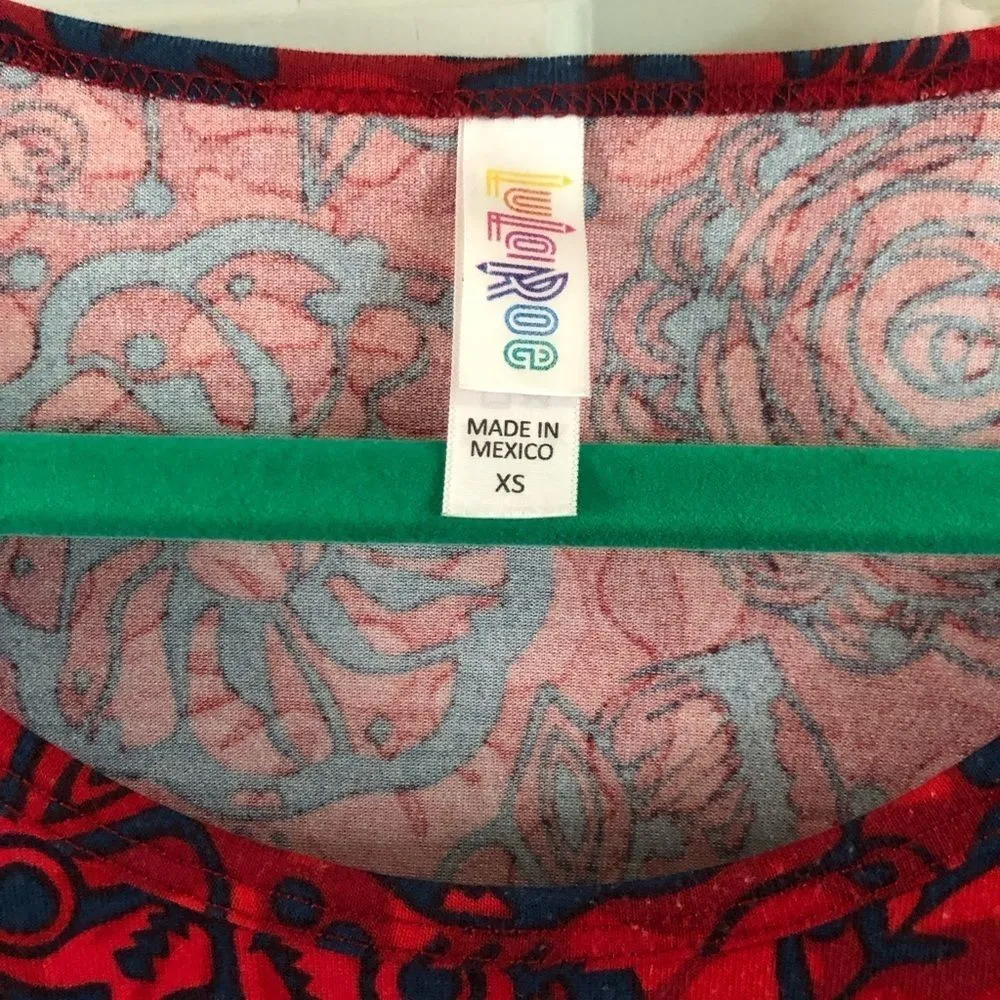 LULAROE XS Classic Tee Shirt ~BEAUTIFUL red with blue floral​ - Image 2