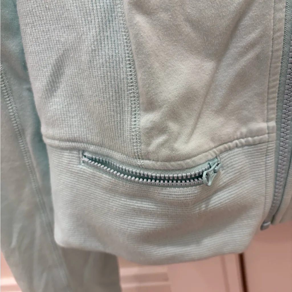 Lululemon Throw Me Over Hoodie Size Small - Image 4