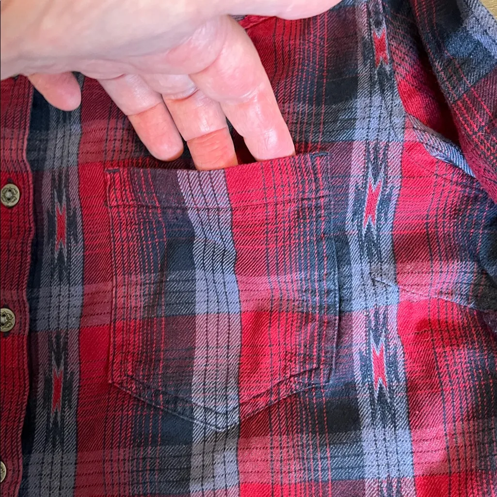 Ariat Real Relaxed Red & Navy Plaid Button-Down Shirt Large - Image 9