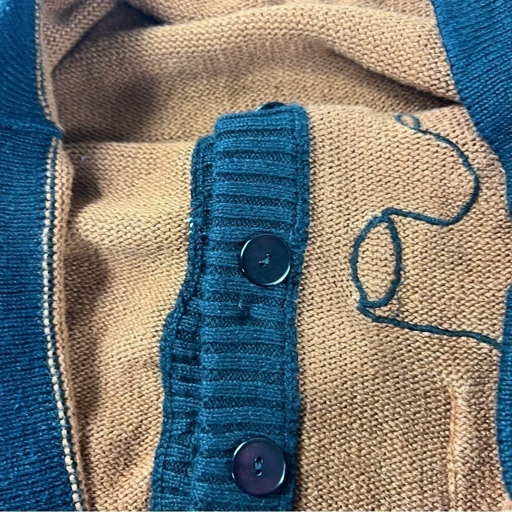 Women’s Vintage cardigan unsure of size , measures 21 inches Pit to Pit Brown - Image 9