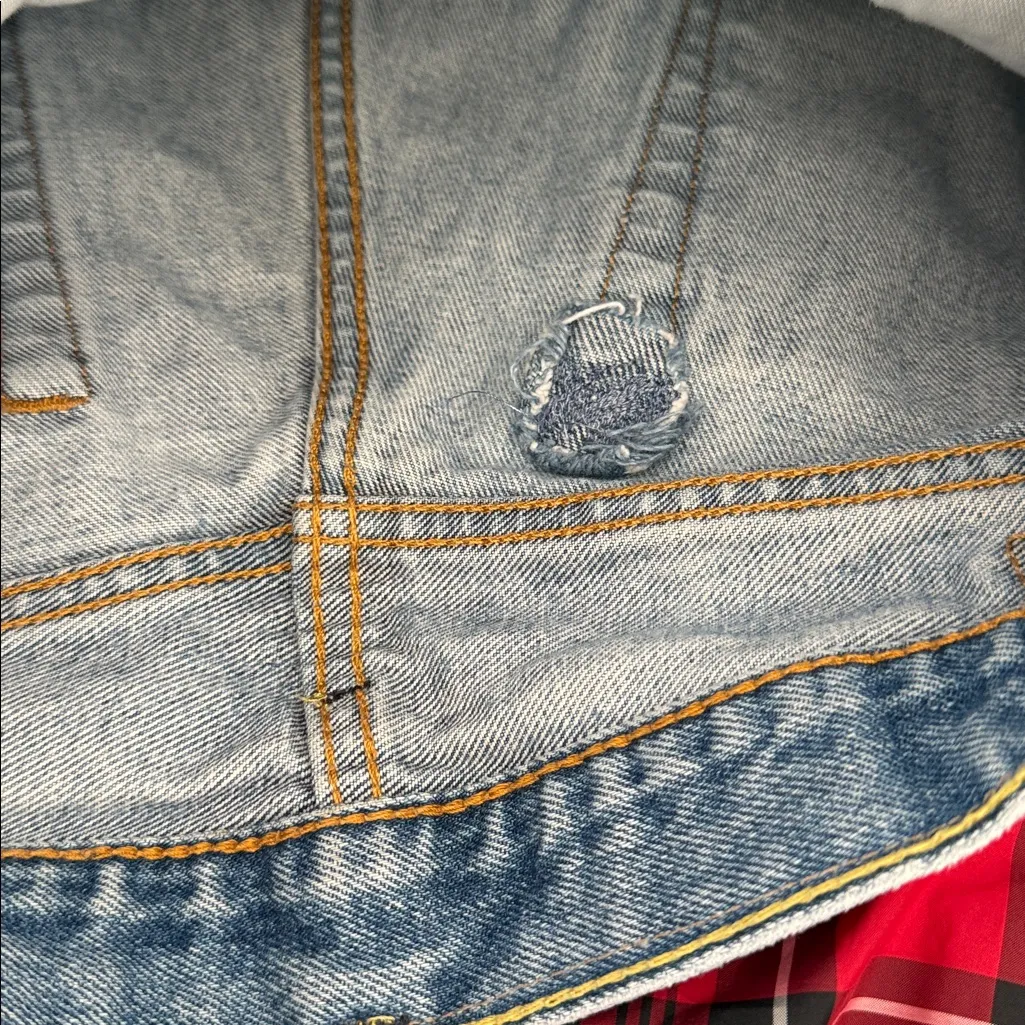 Customized pair of Levi’s 505 jeans into
About a size 26 vintage denim - Image 14