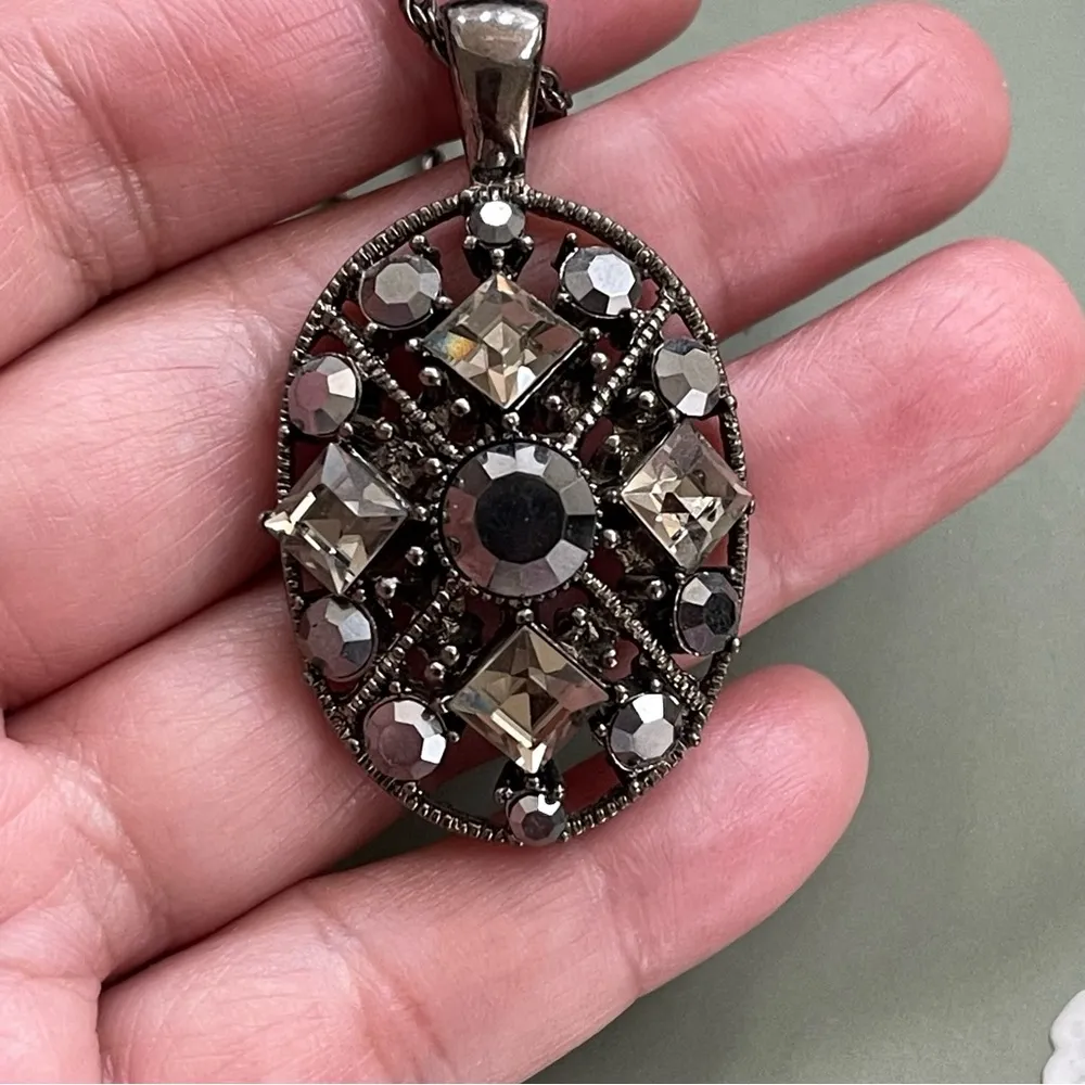 Vintage  rhinestone black Necklace - Image 3