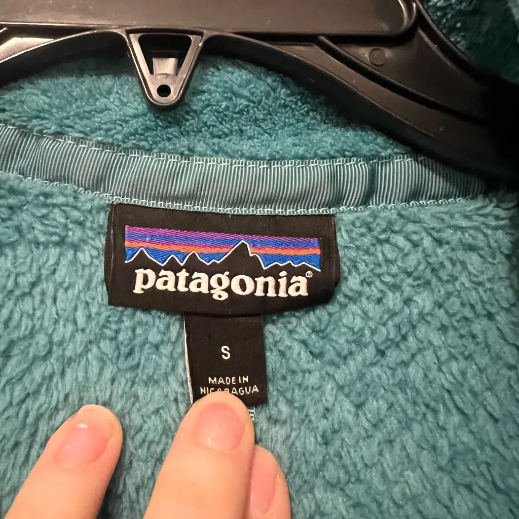 Patagonia Re-Tool Snap-T Fleece
Pullover Sweater - Image 4
