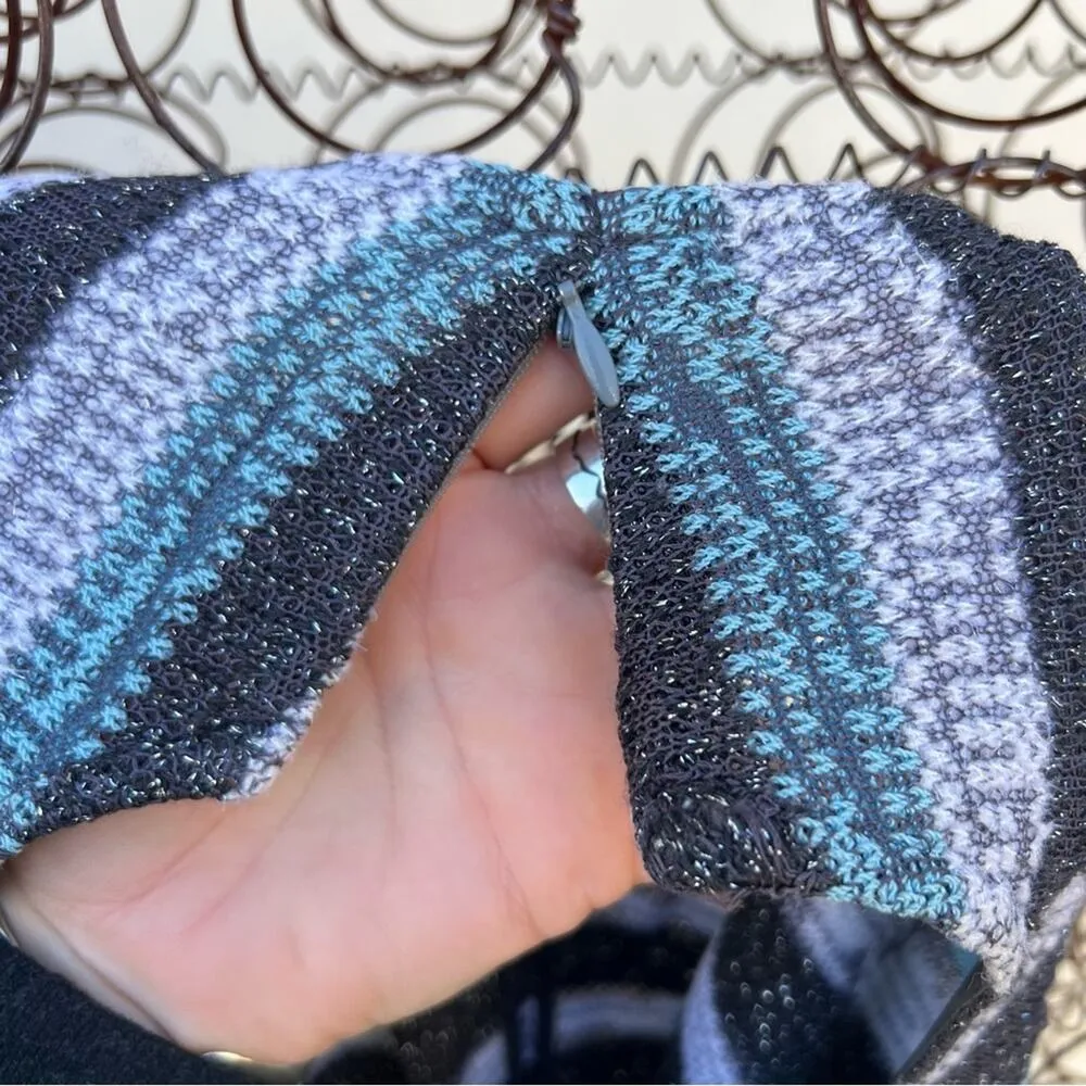 ST. JOHN SPORT BY MARIE GRAY sleeveless blouse tank top blue black silver stripe - Image 10