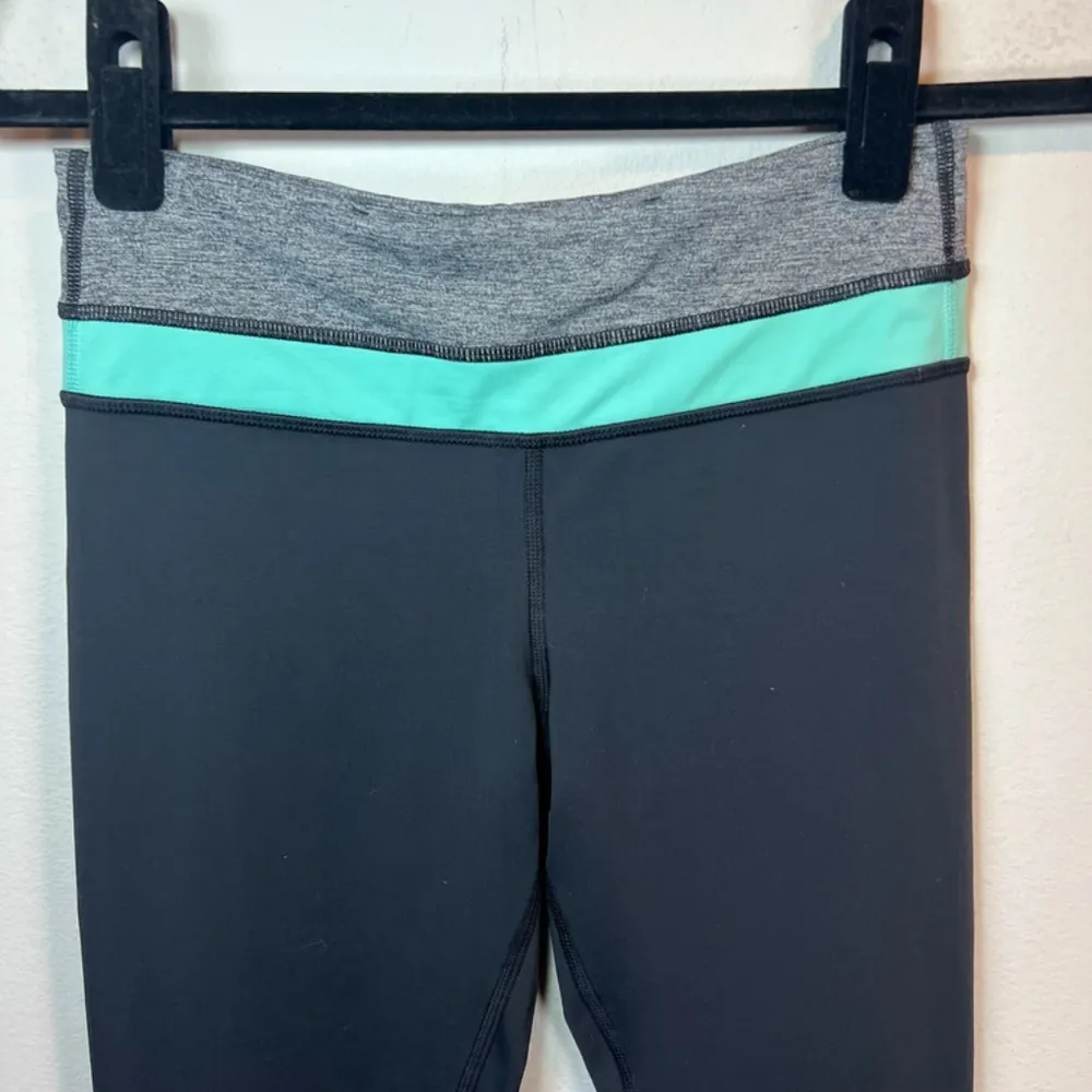 Lululemon Run Inspire Cropped Leggings Black Aqua Zip Pocket Yoga Training  Sz 4 - Image 2