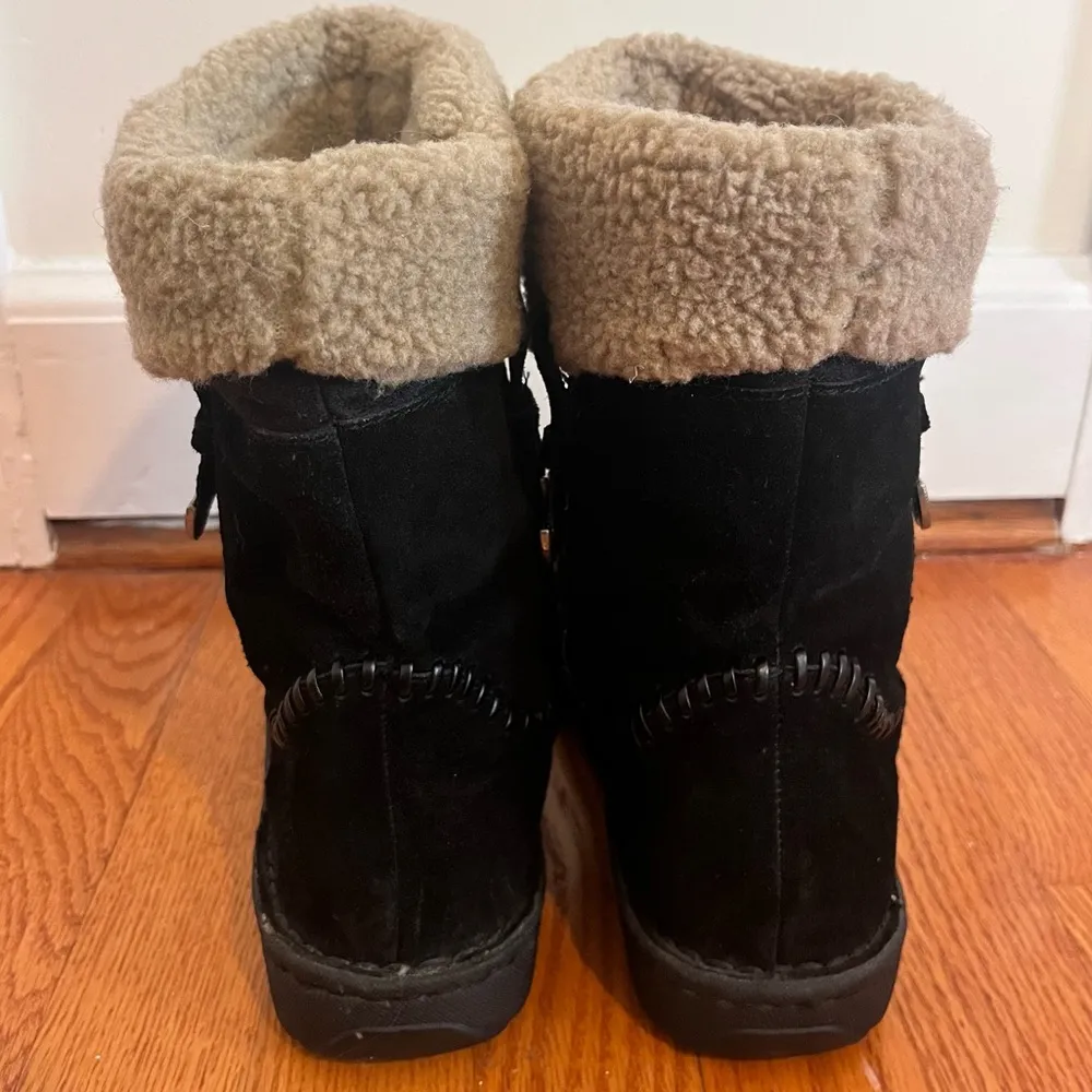 Minnetonka Size 7 M Black Warm Leather Pull On Boots. Leather upper! - Image 5