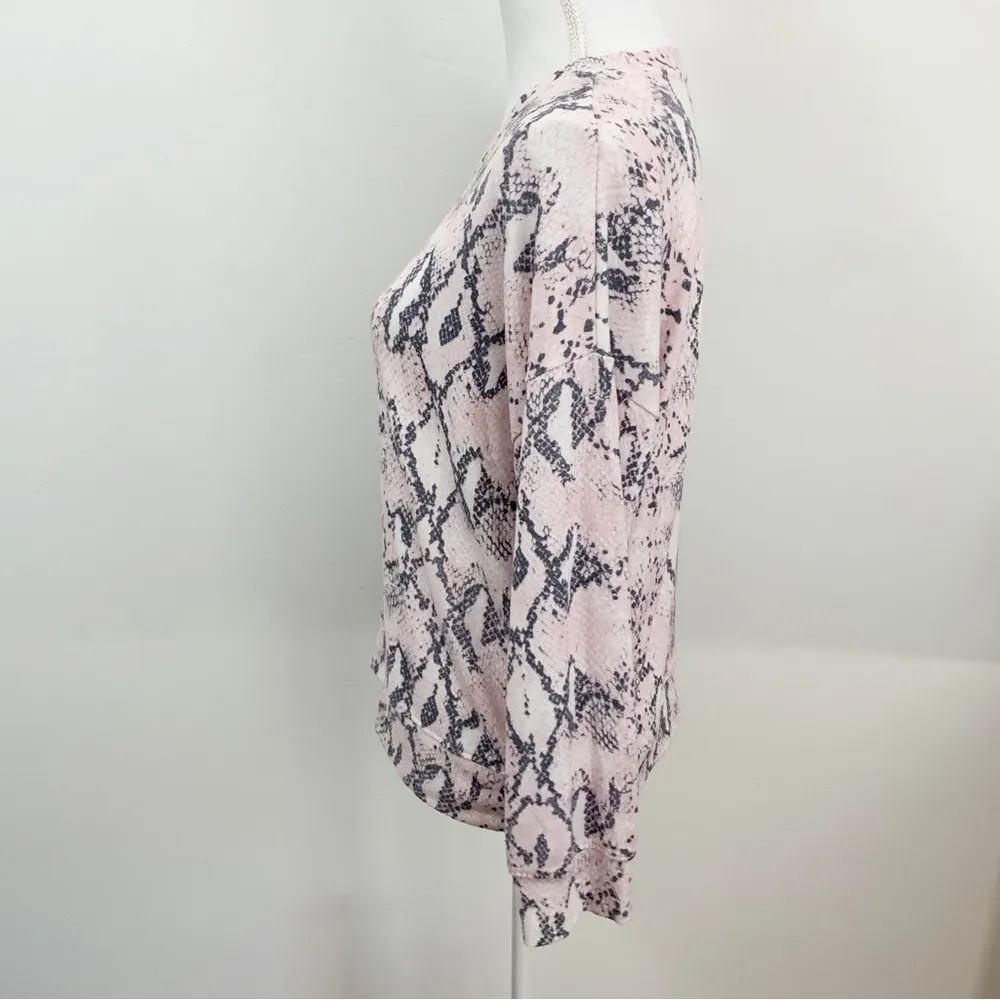 Sundry Pink Gray Snake Print Drapey Pullover Sweatshirt Size 1 Small - Image 7