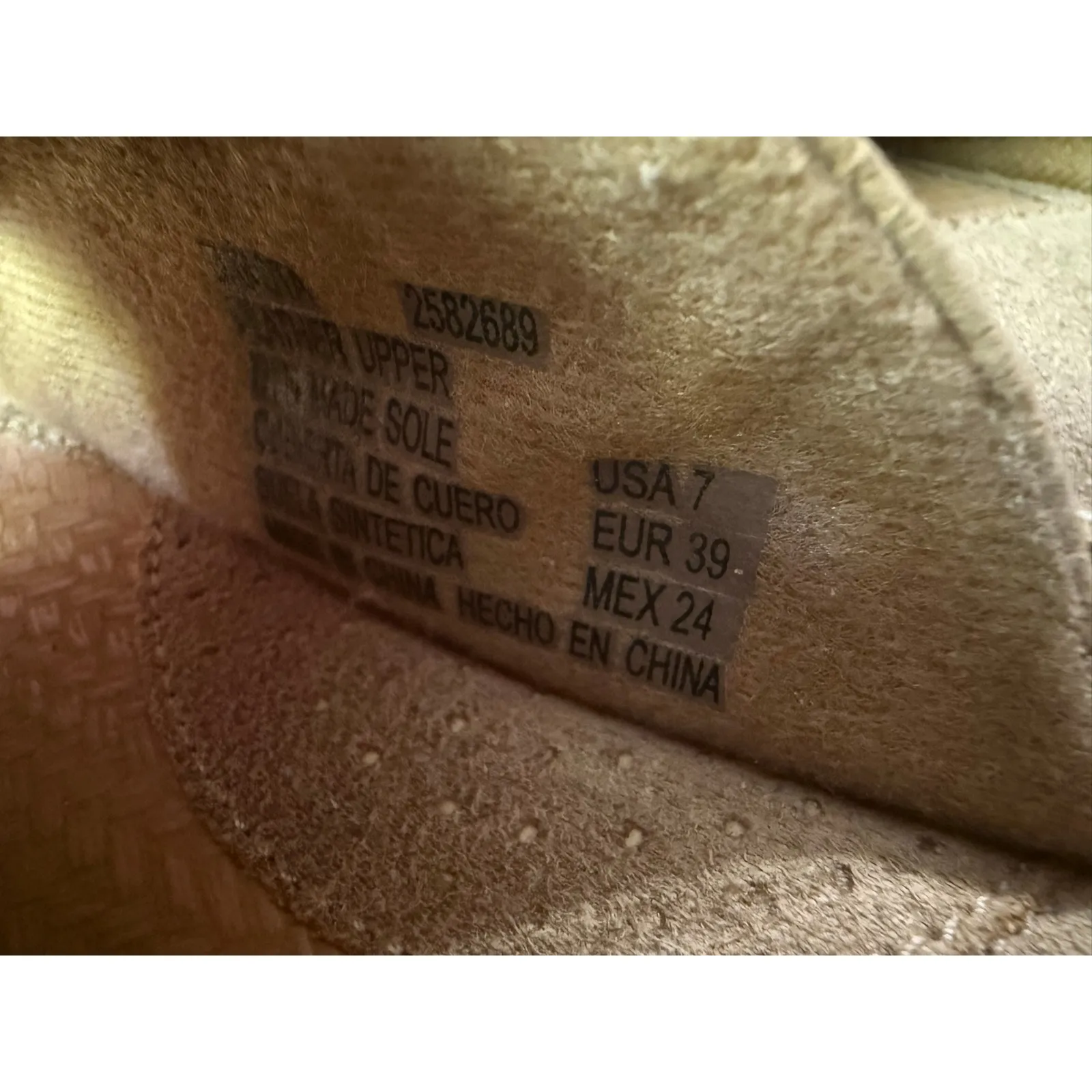 NEW- NWOT Earth Spirit Tan Leather Slide Sandals Size 7 - Image 5