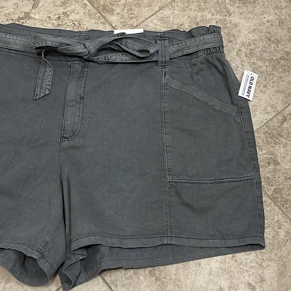 Old Navy High-Waisted Twill Workwear Shorts 4.5” Inseam NEW Size XXL - Image 4