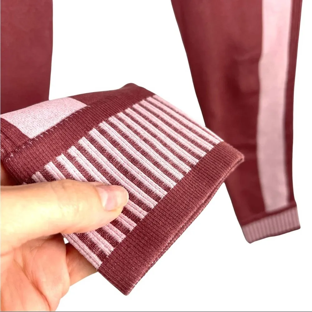 Fabletics High Waisted Seamless Colorblock Legging - Image 8