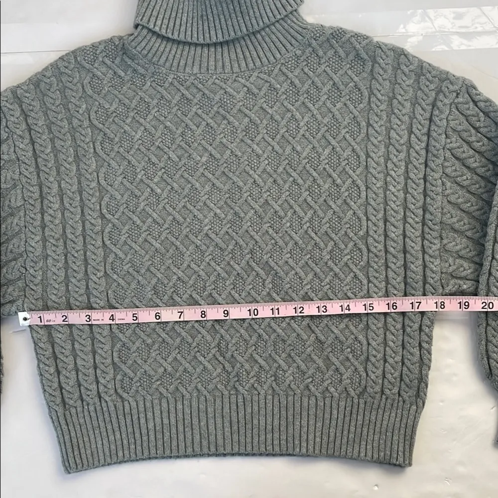 Truth by Republic Chunky Knit Turtleneck Sweater with Cable Pattern Small Gray Size undefined - Image 5