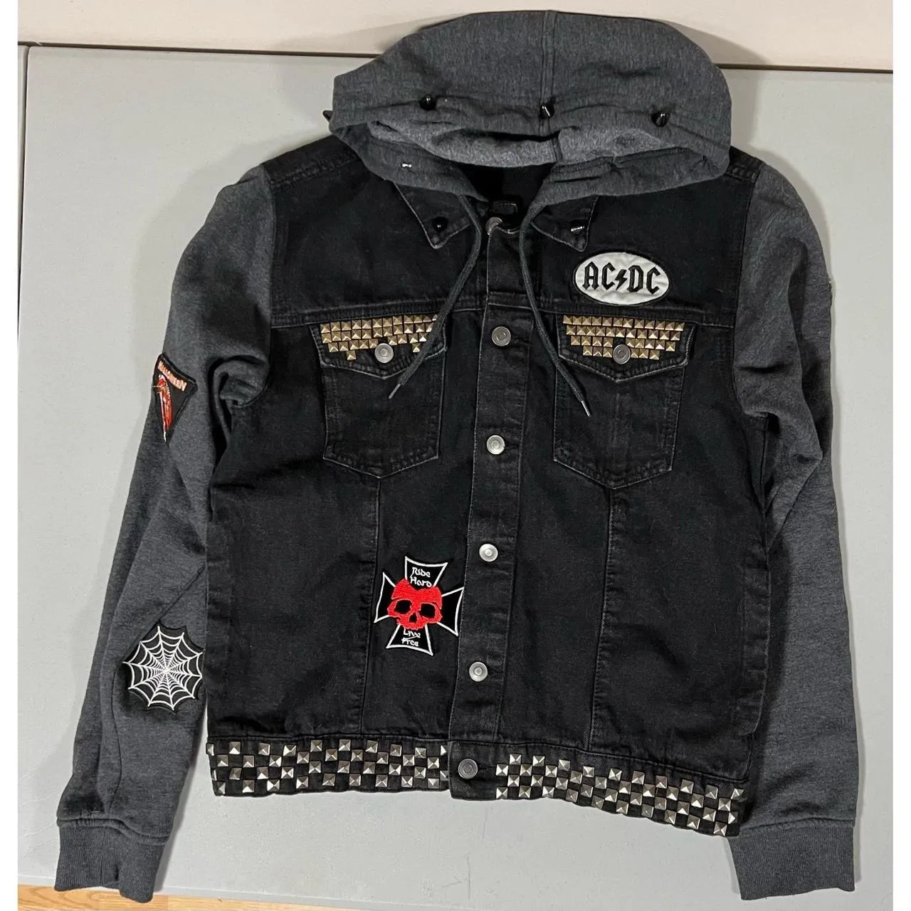‘Back in Black: 1980’ Studded Spiked Patches Denim Jean Hoodie Sweatshirt Sweater Jacket Size S ⚡️ - Image 3