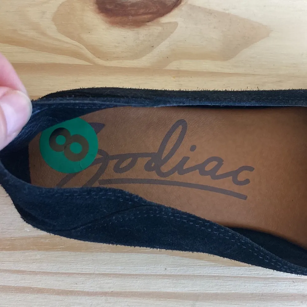 ZODIAC| Women’s Kit Slip-On Suede Leather Loafer in Black Size 8 - Image 4