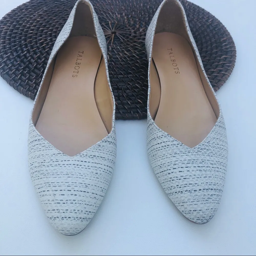 Talbots Womens Shoes White Black Edison Deep V Flats 9.5 - Image 5