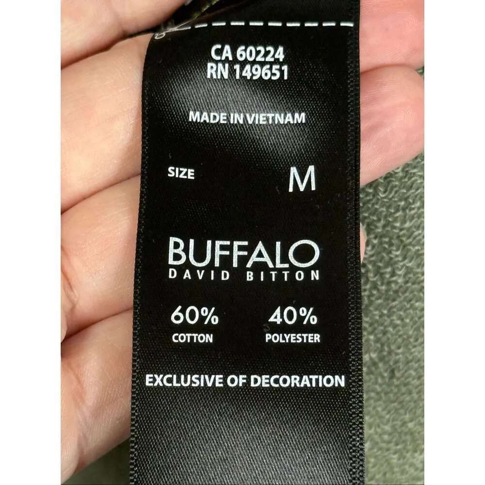 002 -- Buffalo Women sweatshirt top size medium - Image 7