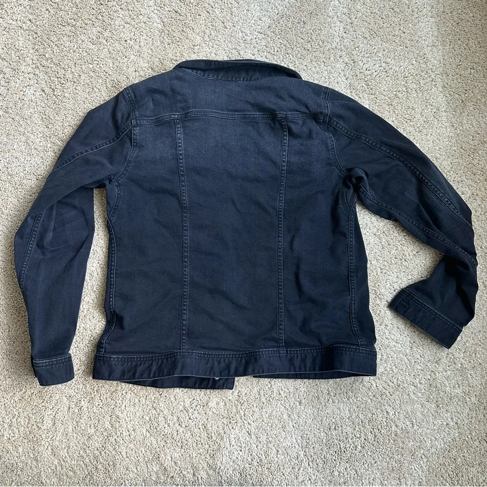 Duluth Trading Co Black Jean Jacket Timeless Design - Image 5