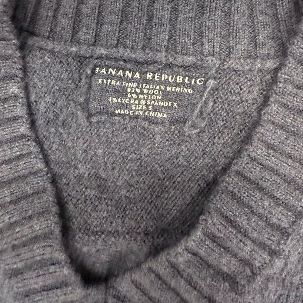 Banana republic gray extra fine Italian merino wool v neck sweater - Image 2