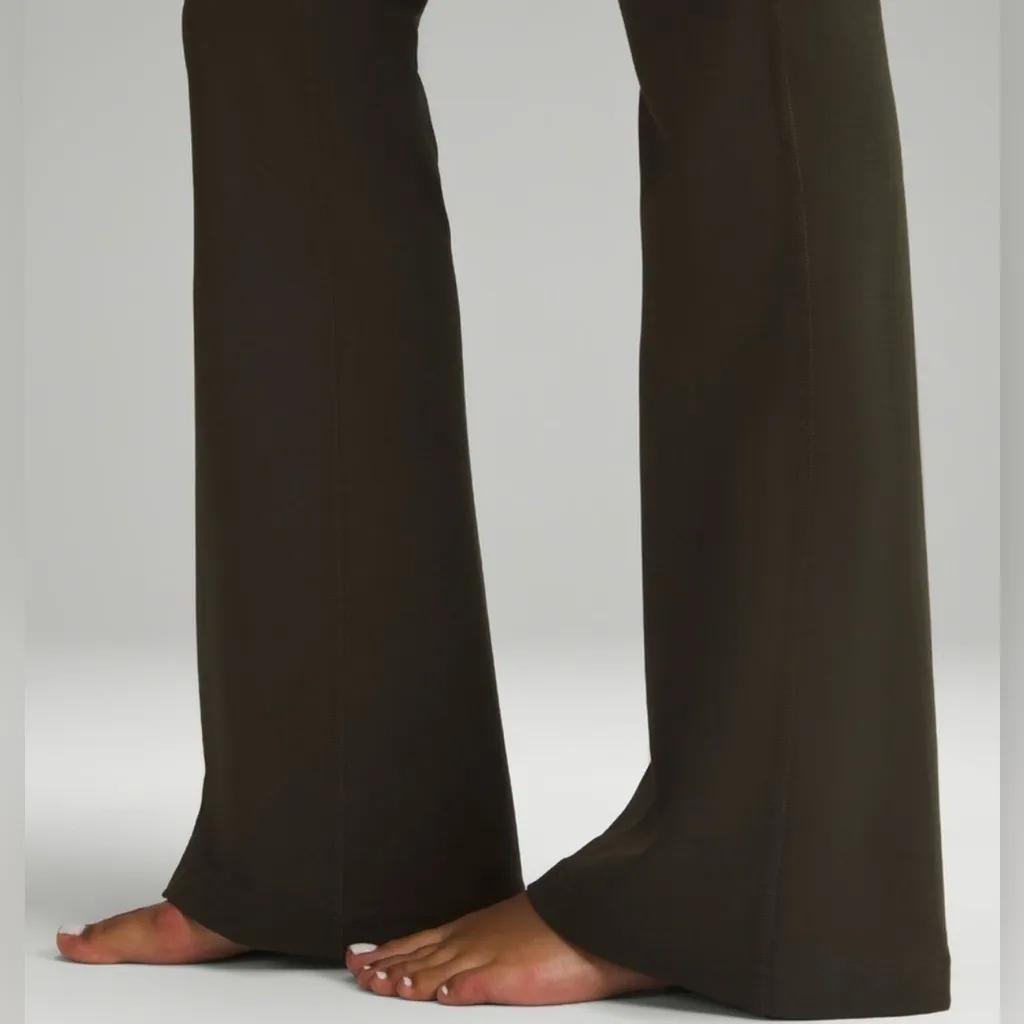 Lululemon Womens Groove Flared Super High-Waist Leggings Size 4 Nulu Dark Olive - Image 4