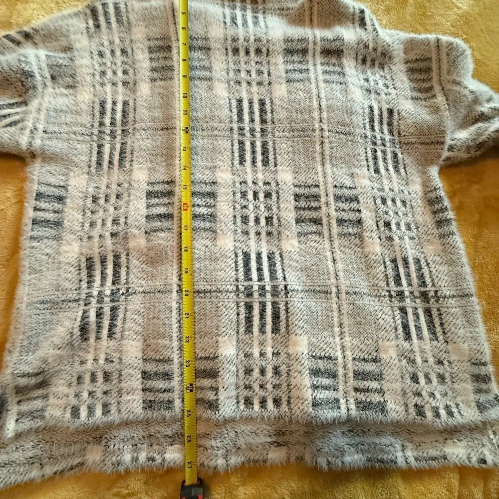 Grey Plaid Sweater Gray Size L - Image 5