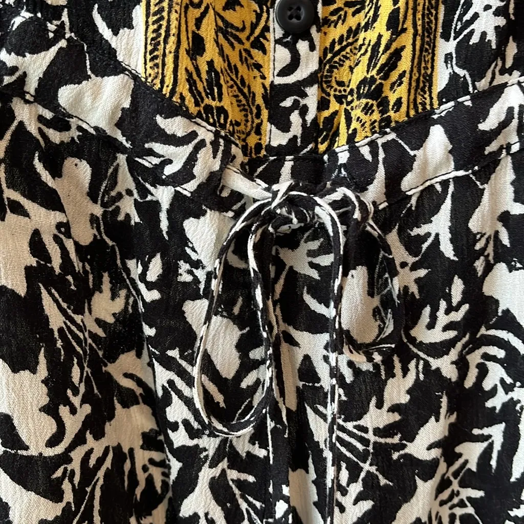 Free People  romper size SMALL - Image 4