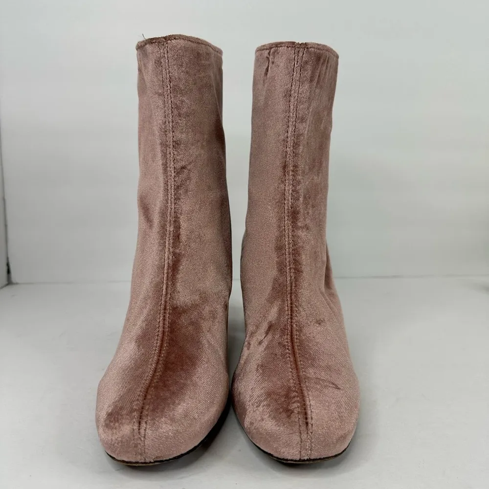 Free People Womens size 39 8.5 Cecile Crushed Velvet Block Heel Ankle Boot Blush - Image 2