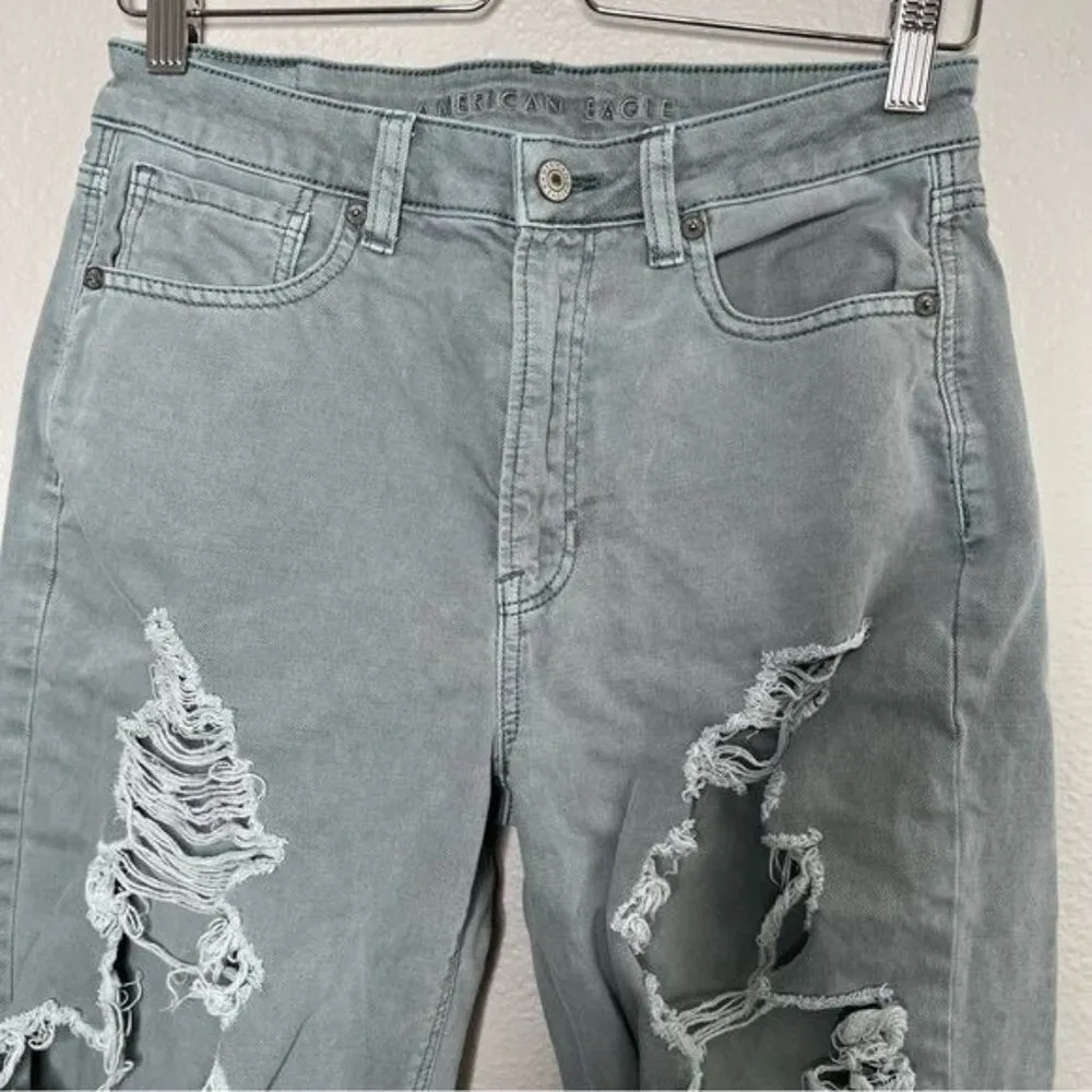 American Eagle distressed ripped high waisted light Wash mom jeans size 6 short - Image 8