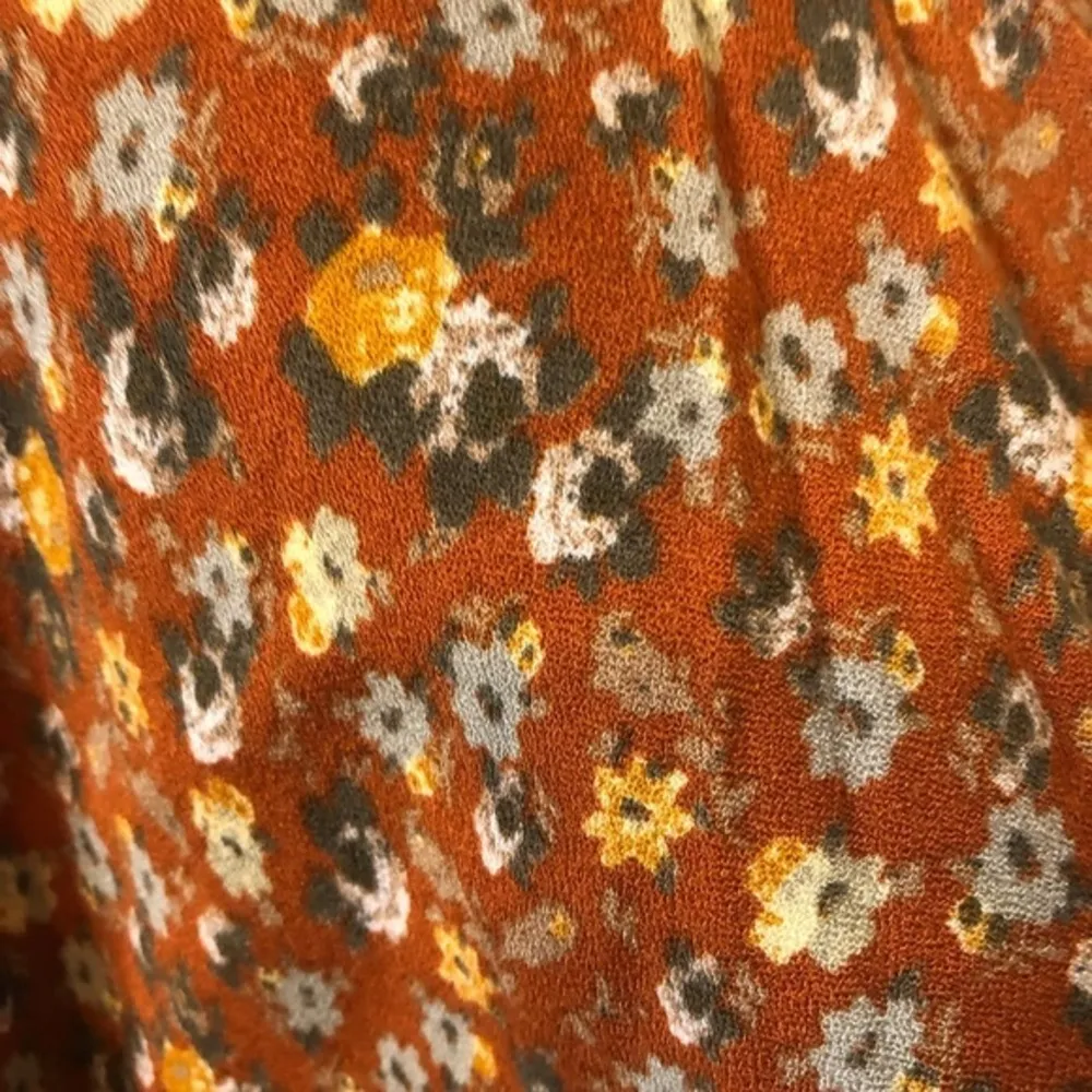 Final Touch Floral V-Neck Peplum Blouse - Image 10