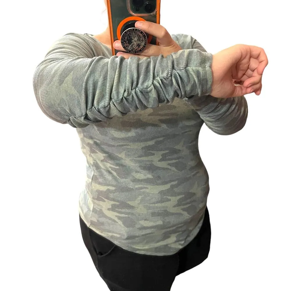 Chaser SMALL Camouflage Crewneck Elastic Scrunch Long Sleeve Pullover Tee Top - Image 4