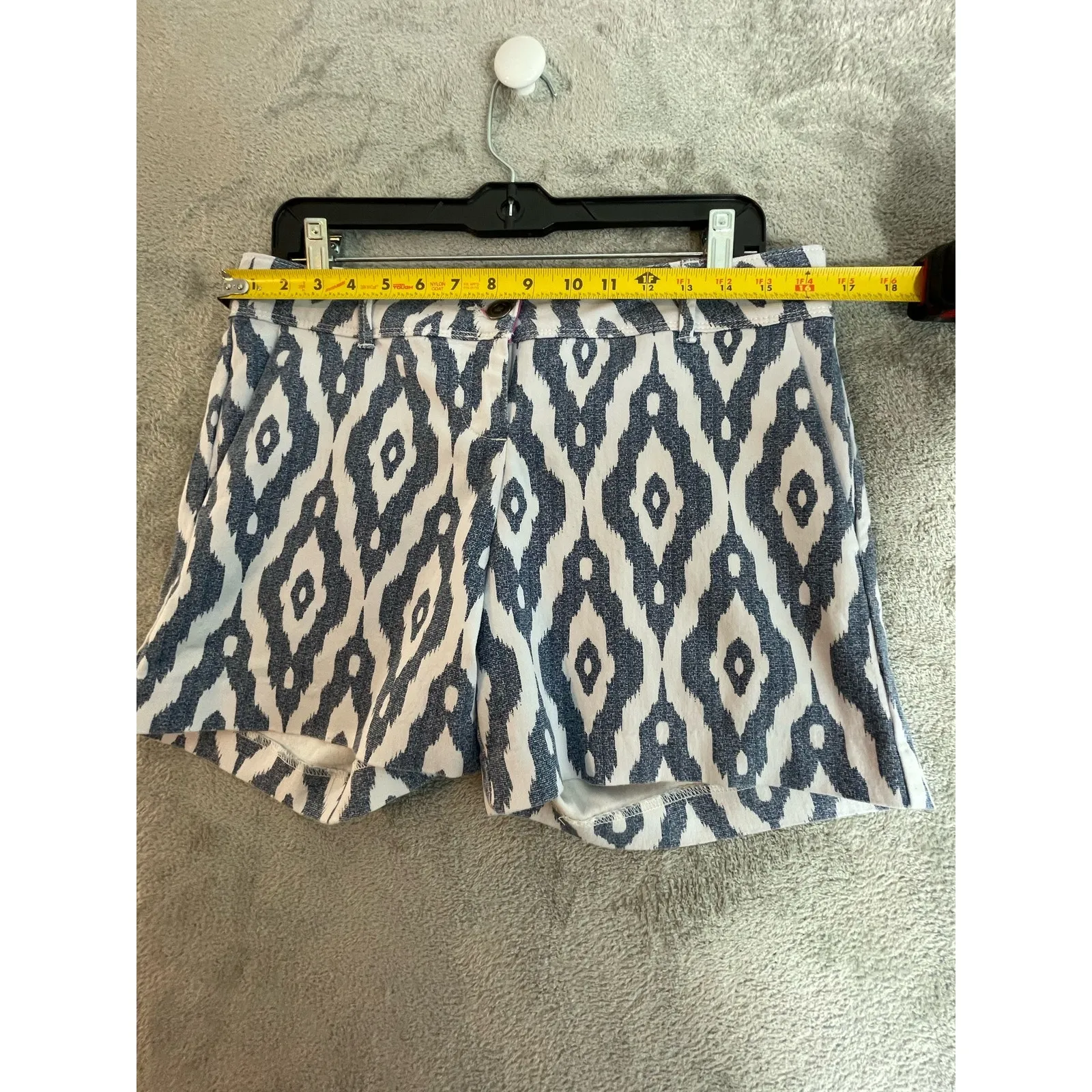 Isaac Mizrahi Shorts Size 8 Blue Ikat Tailored Low Rise Preppy Country Club - Image 5