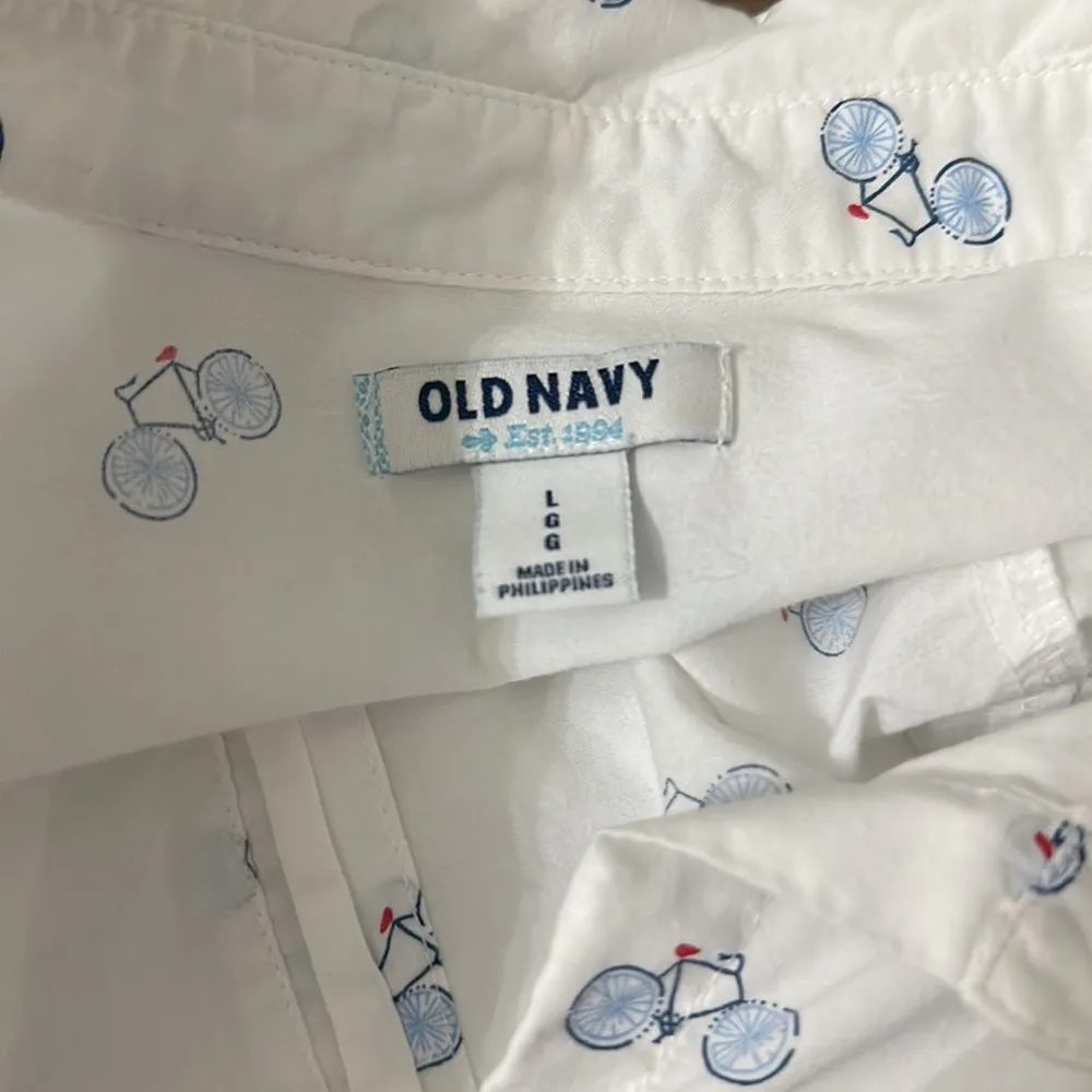 Old Navy-Classic Button Down Shirt EUC - Image 4