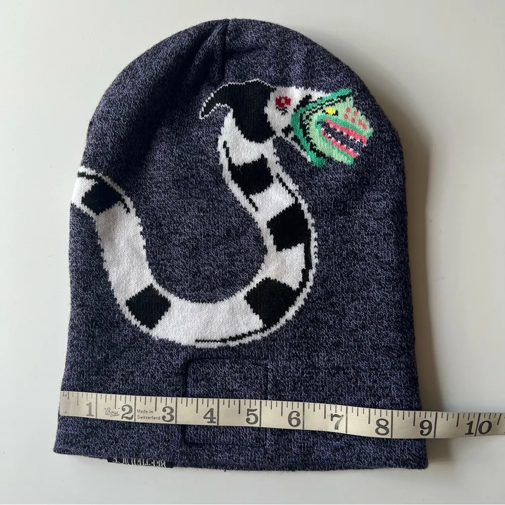 🔴 Beetlejuice Strange and Unusual knit beanie, heathered purple, snake intersia Purple - Image 7