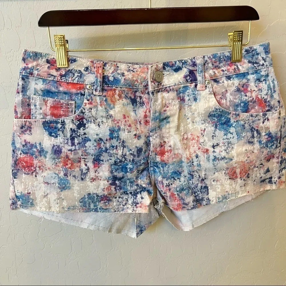 Top Shop Moto colorful distressed velvet jean shorts, button fly size 28/29(M) - Image 2